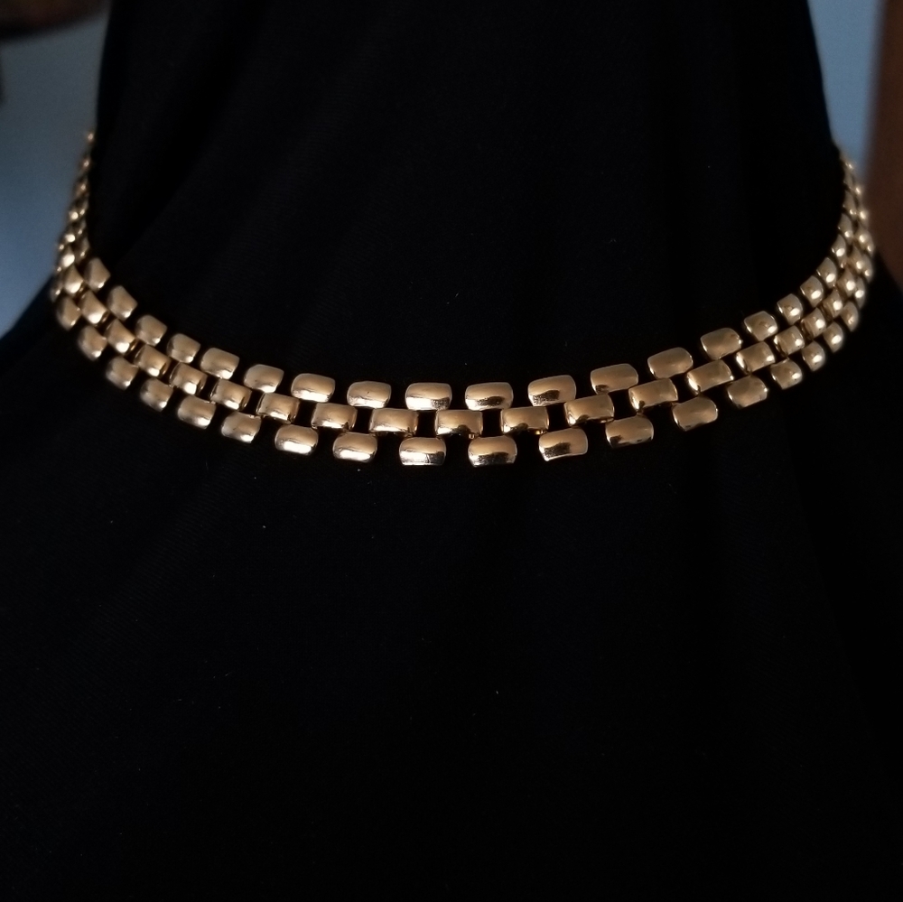 Gold Tone Short Thick Necklace / Choker
